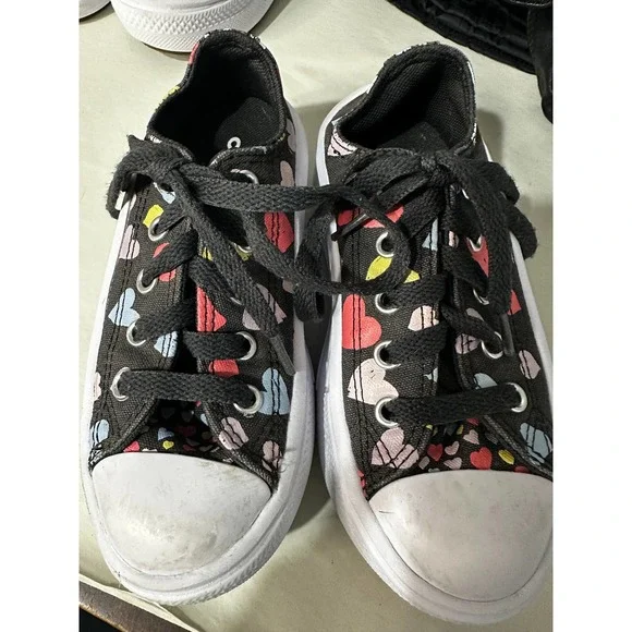 Converse All Star kids Size 11 Black with Hearts - Picture 5 of 5